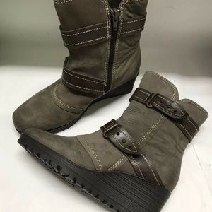 Earth Womens Knoll Stone Taupe Leather Wedge Heel